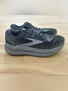Brooks Ghost Max Women’s Running Shoes Size 8 Medium B